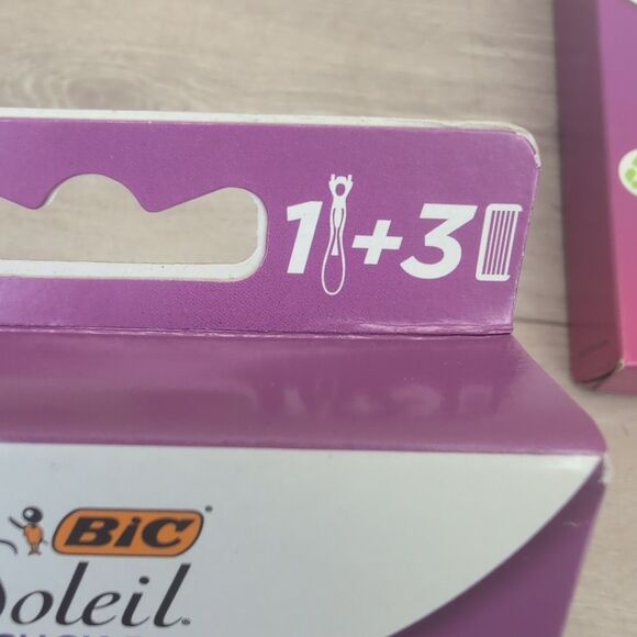 Lot Of 5 BIC Soleil Click 5 Women's Disposable Razor with 1 Handle and 3 Refills - Picture 5 of 5